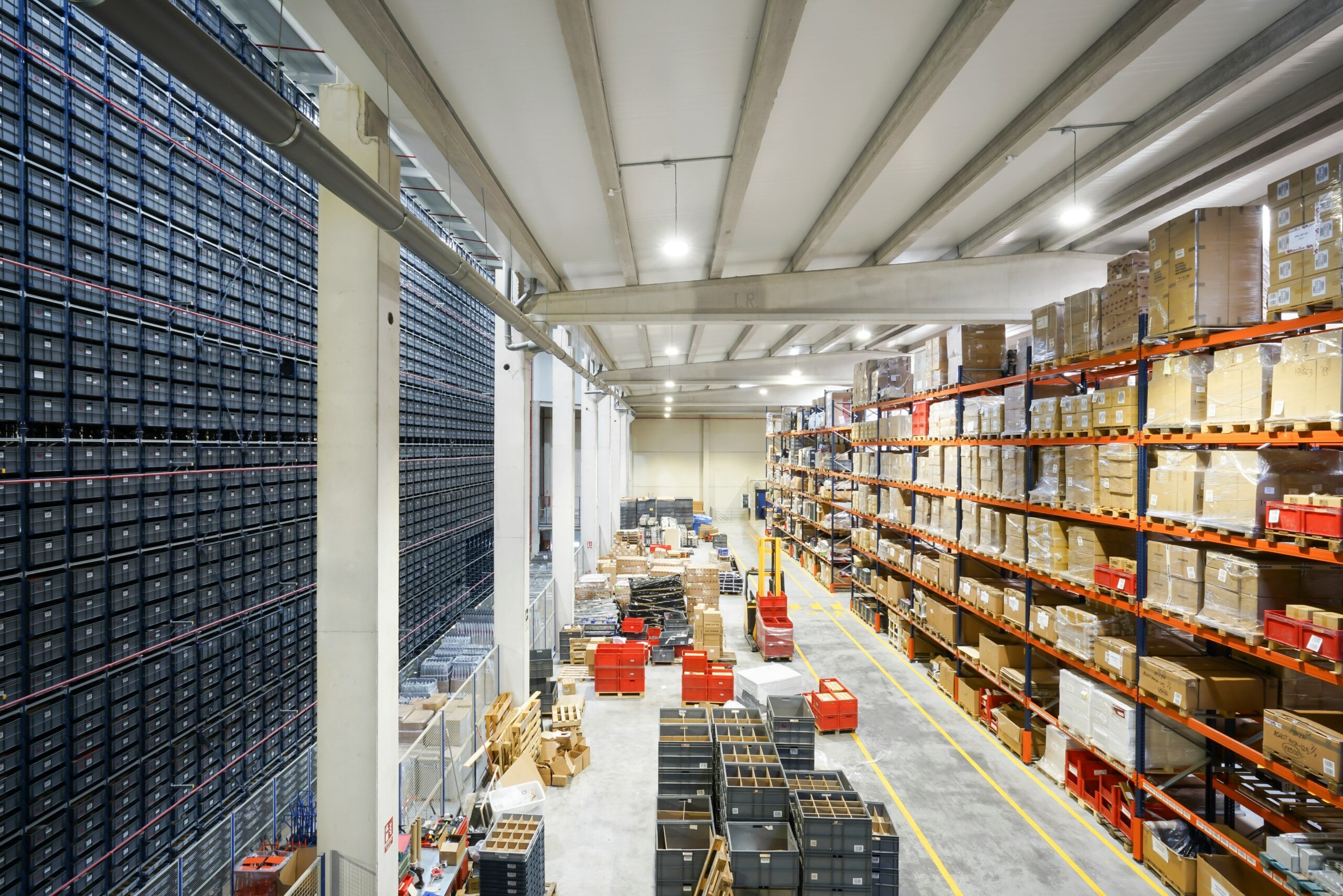 Distributor stock exposed to an equipment model changeover mid-order
